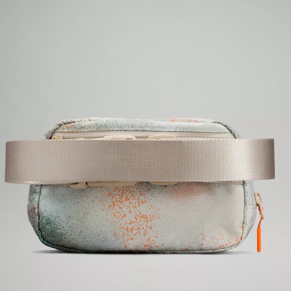 🍋 Lululemon 🍋 Everywhere Belt Bag Spray Camo - Picture 3 of 11